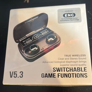 Bluetooth earbuds
Noise cancellation
4 hour play time
1 hour charge time